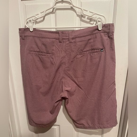 Travis Mathew Dusty Purple Men's Golf Shorts 40 - Picture 3 of 3